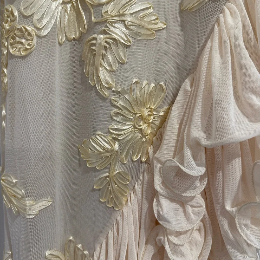 Cream and Gold Maxi Dress - Picture 3 of 4